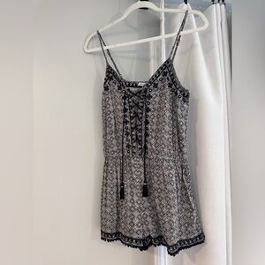 American Eagle Outfitters Black and White Lace-Up Romper